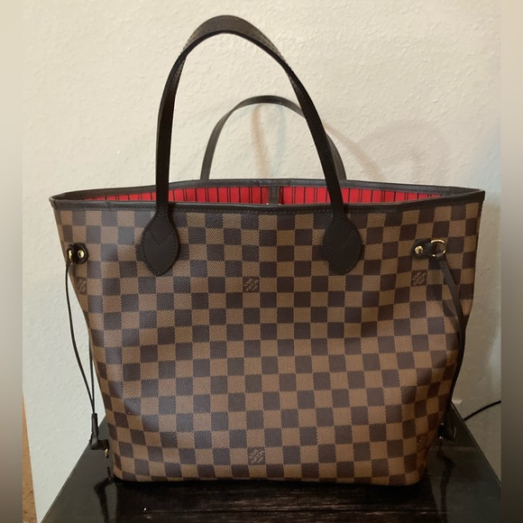 Louis Vuitton Neverfull MM Purse - Picture 3 of 12